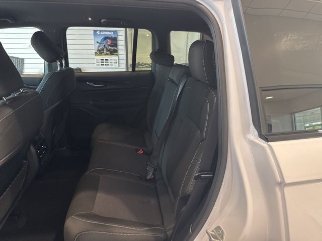 2025 Jeep Grand Cherokee GRAND CHEROKEE LAREDO 4X4