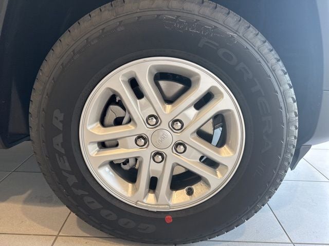 2025 Jeep Grand Cherokee GRAND CHEROKEE LAREDO 4X4