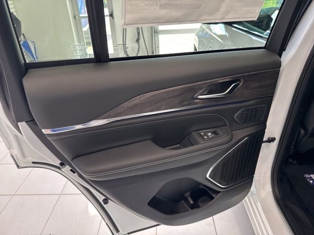 2025 Jeep Grand Cherokee GRAND CHEROKEE OVERLAND 4X4