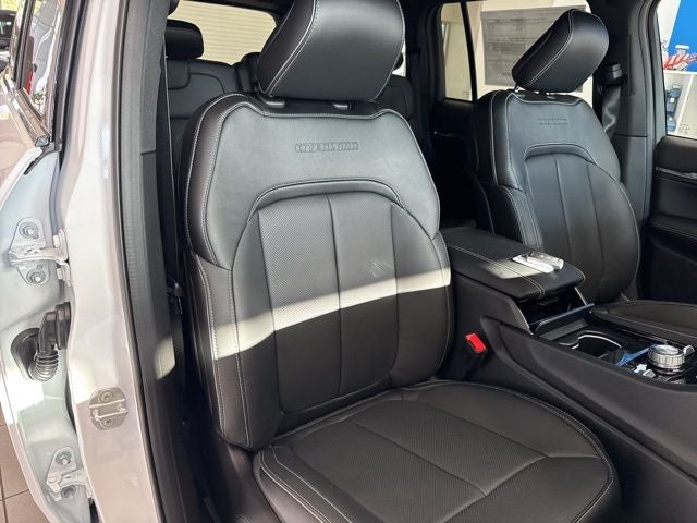 2025 Jeep Grand Cherokee GRAND CHEROKEE OVERLAND 4X4