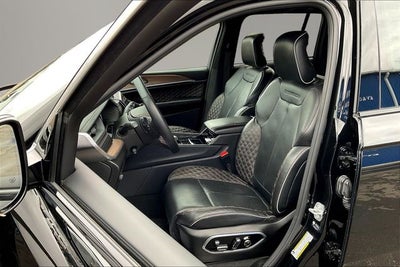 2022 Jeep Grand Cherokee Summit 4x4