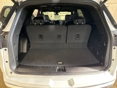2023 Chevrolet Traverse AWD High Country