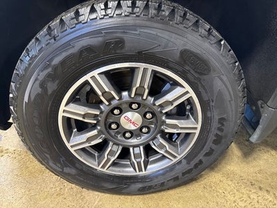 2024 GMC Sierra 1500 4WD Crew Cab Short Box AT4