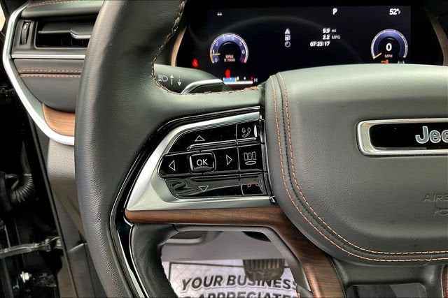 2022 Jeep Grand Cherokee Summit