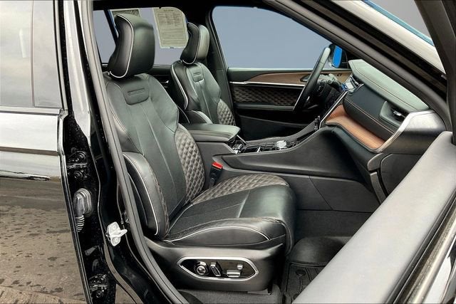 2022 Jeep Grand Cherokee Summit