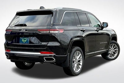 2022 Jeep Grand Cherokee Summit